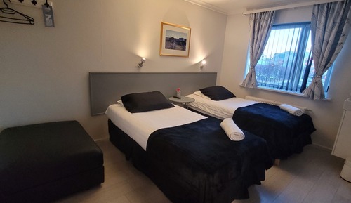 Classic Double or Twin Room, Shared Bathroom