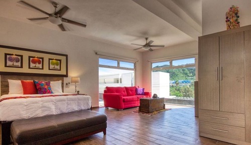 Deluxe Studio, 1 Queen Bed with Sofa bed, Pool Access