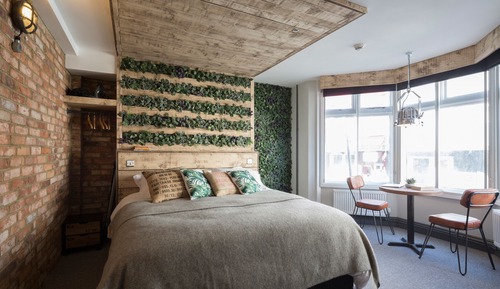 Deluxe King or Twin Room (room 7)