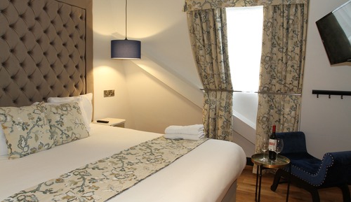 Deluxe King Room