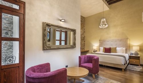 Suite, 1 King Bed, Non Smoking