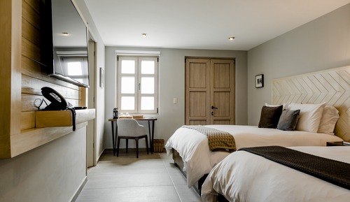 Deluxe Double Room, 2 Queen Beds, Non Smoking, Courtyard View