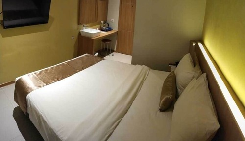 Economy Room, 1 Queen Bed