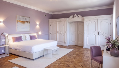Executive Suite, City View