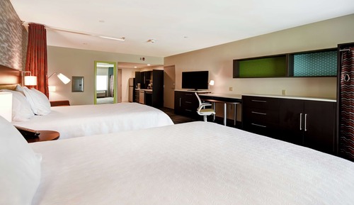 Studio, 2 Queen Beds, Accessible (Mobility & Hearing, Roll-in Shower)