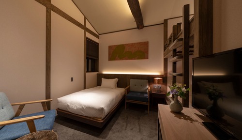 KAZE Triple Room
