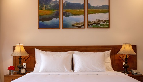 King Room, Pool View