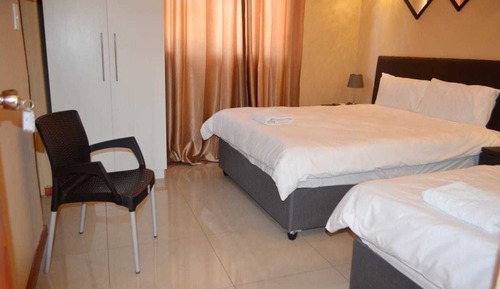Triple Room (9)