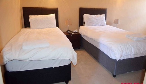 Twin Room (6)