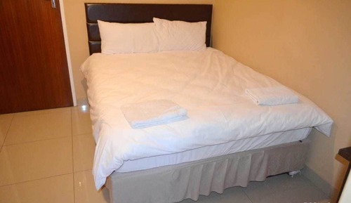 Twin Room (8)