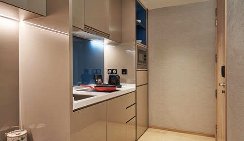 Deluxe Studio, 1 King Bed, Kitchenette