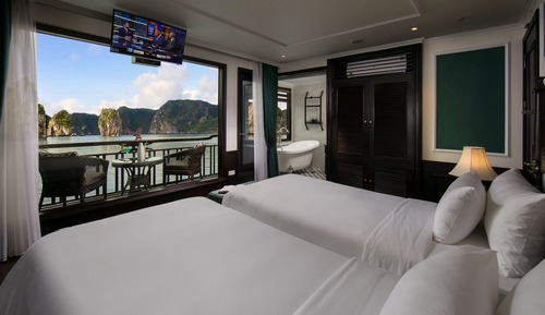 Senior Suite Full Ocean View With Private Balcony, Upper Floor