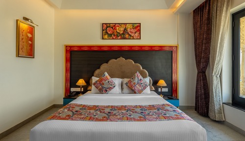 Super Premier Room