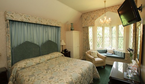 Double or Twin Room, Bathtub (Maple)