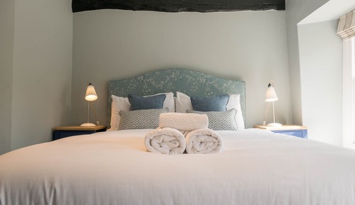 Standard Twin Room (The Horse & Farrier)