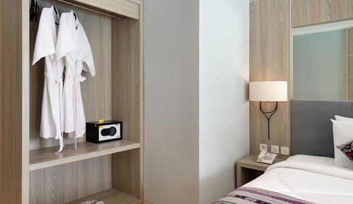 Suite, Balcony