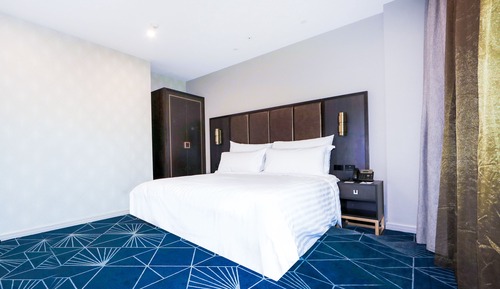 Swiss-SuperSuite One Bedroom