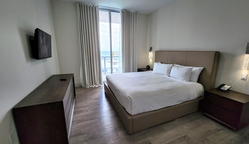 Panoramic Condo, 2 Bedrooms, Ocean View