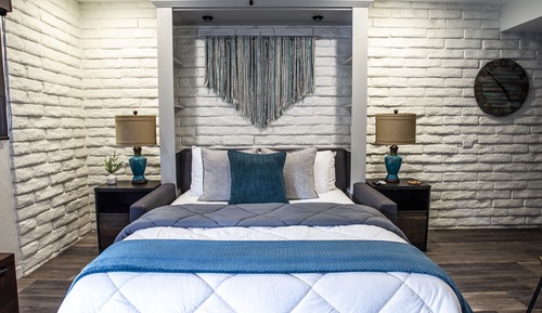 Premium Room, 1 King Bed, Pool View (Upstairs)