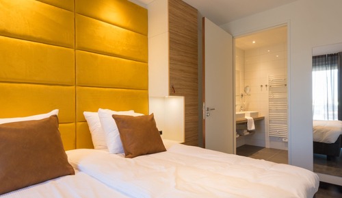 Deluxe Suite, Connecting Rooms