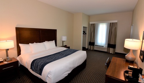 Suite, 1 King Bed, Accessible, Non Smoking