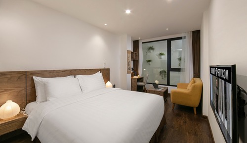 Superior Studio, 1 King Bed, Bathtub