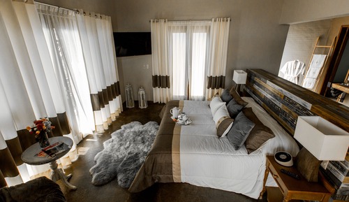Exclusive Suite, 1 King Bed with Sofa bed, Non Smoking, Garden View