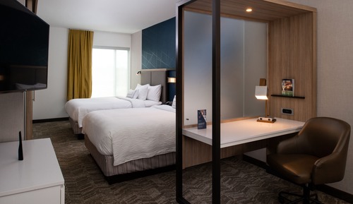 Suite, 2 Queen Beds (Mobility/Hearing Accessible, Tub)