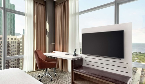 Room, 1 King Bed, Corner