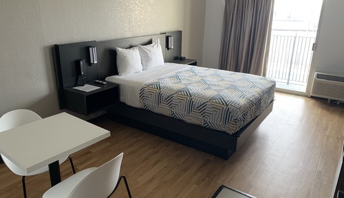Standard Room, 1 Queen Bed, Non Smoking