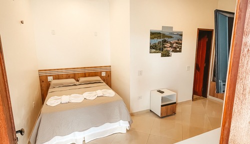 Deluxe Chalet, 1 Queen Bed, Courtyard View