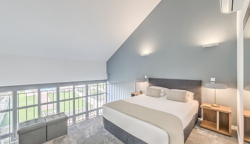 Deluxe Loft, 1 Queen Bed, Pool Access, Garden View (Duplex)