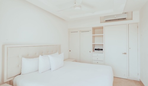 Two Bedroom Residence, Private Jacuzzi & Roof