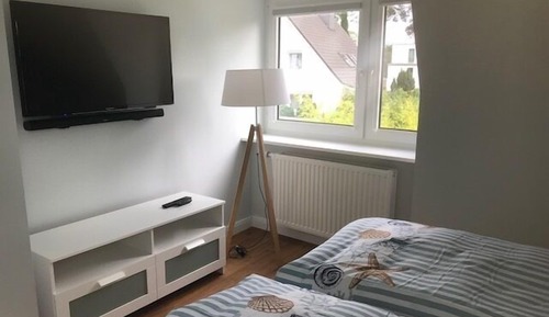 Apartment, Private Bathroom, Garden View (Beach House Sunset)