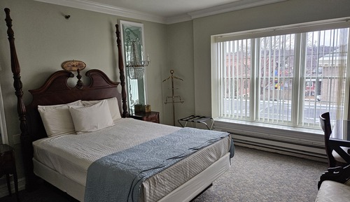 Deluxe Double Room 201