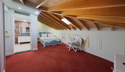 Premium Loft