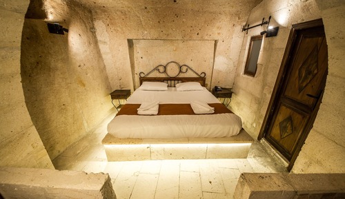 Royal Suite, 1 King Bed with Sofa bed, Courtyard View
