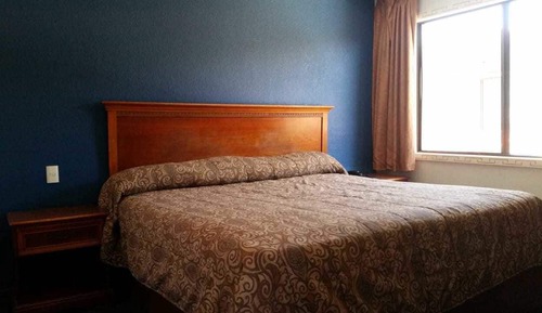 Classic Single Room, 1 Queen Bed