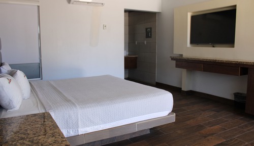 Suite, 1 King Bed