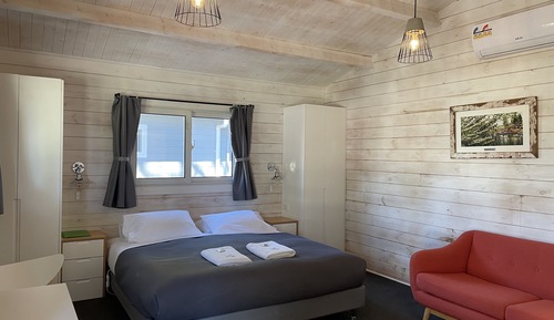 King Studio Cabin