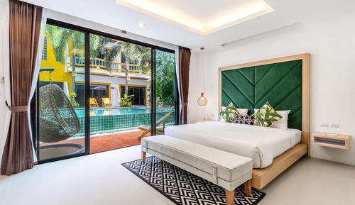 Junior Room, 1 King Bed, Pool Access