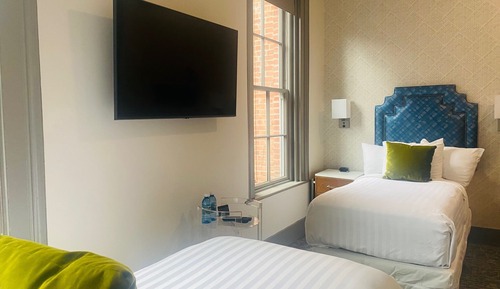 Signature Room, 2 Twin Beds, Courtyard View (Signature Double Twin Courtyard View)