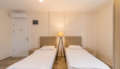 Suite, Garden View