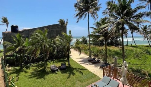 Signature Room, 1 King Bed, Partial Ocean View