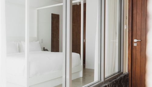 Comfort Room, 1 King Bed, Garden View