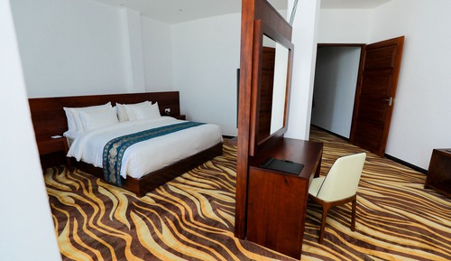Presidential Suite, 1 King Bed, Mountain View