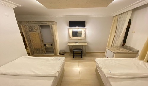 Standard Room, Balcony, Partial Sea View