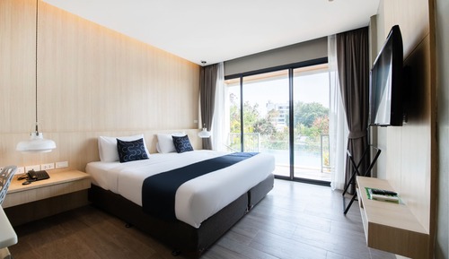 Deluxe Double Room, Pool Access