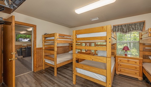 House, Multiple Beds, Hot Tub