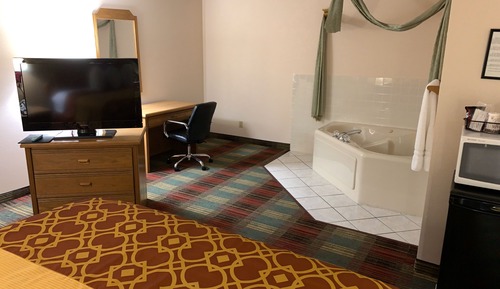 Jacuzzi Suite